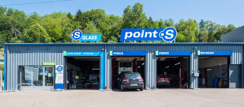 S Point Glass