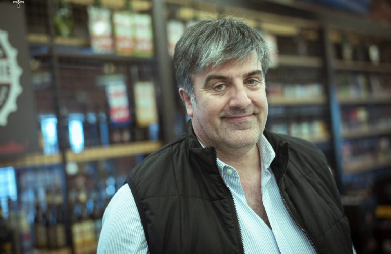 Dominique Batard - La Cervoiserie :  La Cervoiserie est un concept de vente à emporter et de consommation sur place de bières de spécialité
