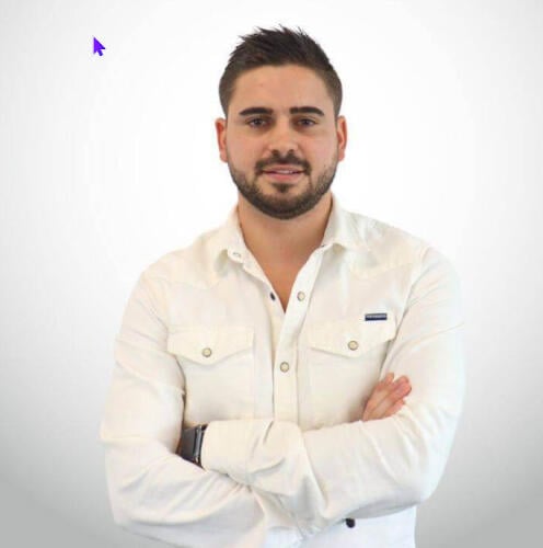 Maxime Roger - Avenir Rénovations : « Entre rigueur industrielle et passion du bâtiment, j’ai trouvé dans la franchise le cadre idéal pour entreprendre.»