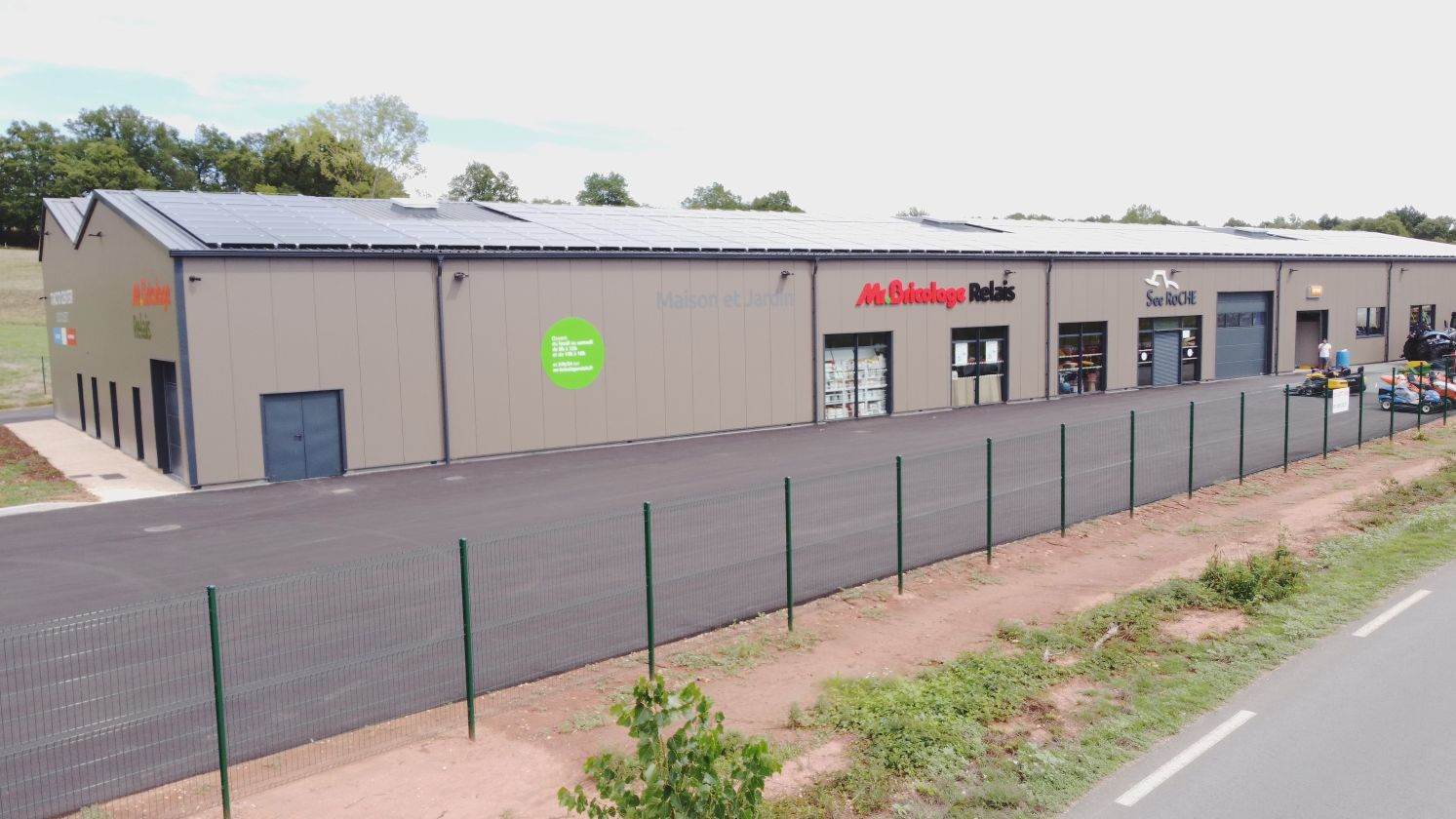 Direction Hautefort pour l’ouverture d’un nouveau magasin Mr.Bricolage Relais