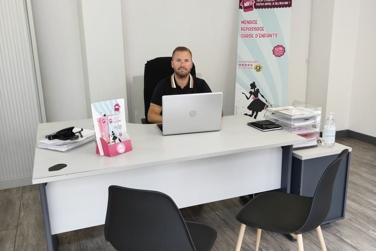 Aucun décalage entre le discours et la réalité : pourquoi Julien renouvelle son contrat de franchise pour 7 ans