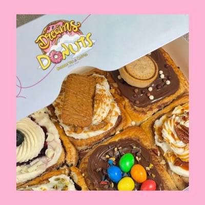 La franchise Dreams Donuts étoffe son offre en lançant les Cinnamon Rolls