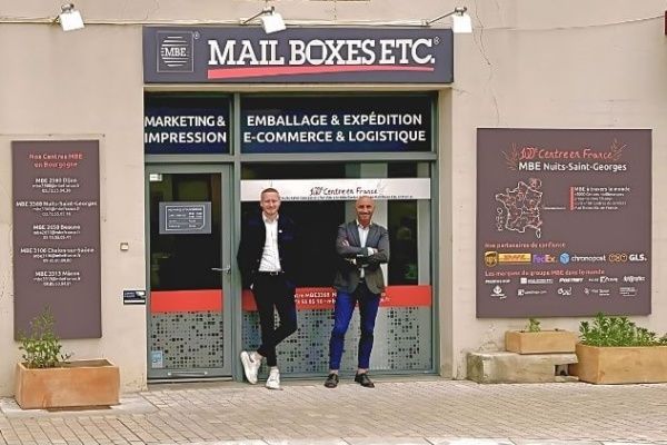 Mail Boxes Etc. célèbre l’ouverture de son 100ème centre en France