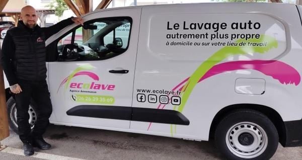 Albin FAVARIO fait de sa passion de jeunesse une agence Ecolave à Annemasse