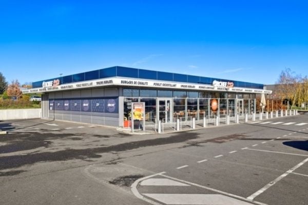 Suite au rachat de l’enseigne Les Burgers de Papa, BCHEF s’impose comme le premier groupe français de burgers gourmets