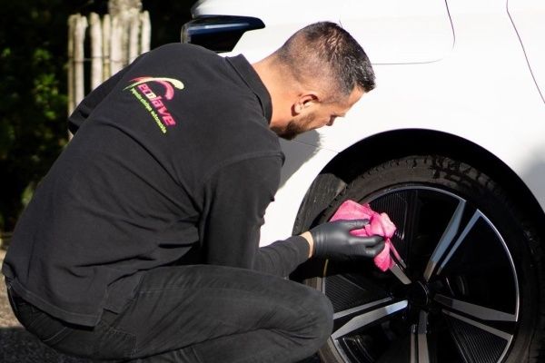 De retour au réseau, Frédéric LAVAUX ouvre son agence Ecolave à Bourg-en-Bresse