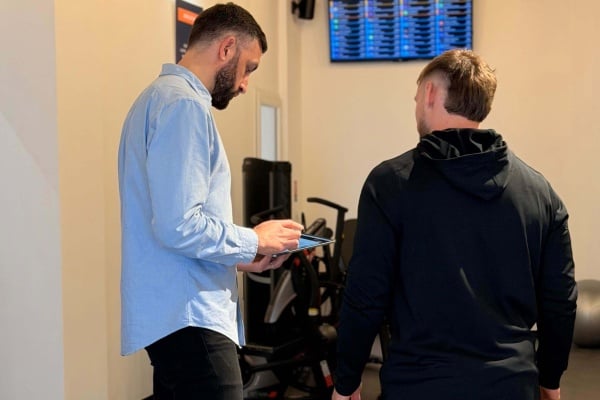 Surface Coach : Léo concrétise son projet entrepreneurial à Paris Bastille