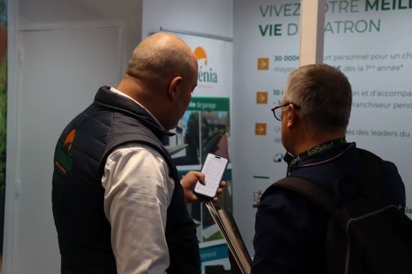 Pérénia aménage vos extérieurs accompagne ses franchisés et les forme au métier