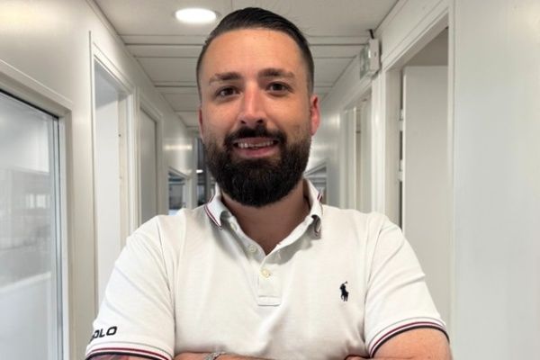 Yohann Lang, Directeur réseau AXEO Services, prend la parole