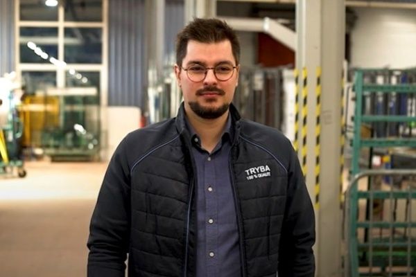 TRYBA : Jérôme Oberlé, responsable Vitrerie et Atelier Spécial, prend la parole