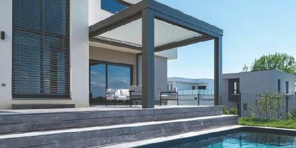 Marie-Emmanuelle Ascencio, directrice du développement de TRYBA, prend la parole