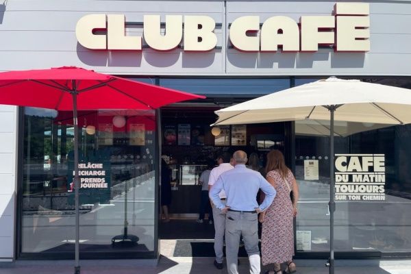 Le CLUB CAFÉ de Cahors offre un nouveau lieu de convivialité