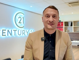 Julien Cartigny dirigeant de l'agence CENTURY 21 La Lys à Armentières (59) -
