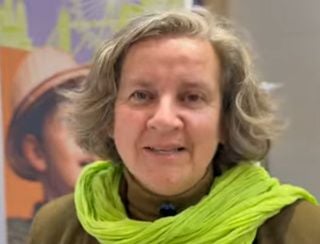 Christine Le Guern - Les Petits Bilingues « Les Petits Bilingues, c'est une grande dame, Elle a 32 ans, elle est née en 1992 » - 